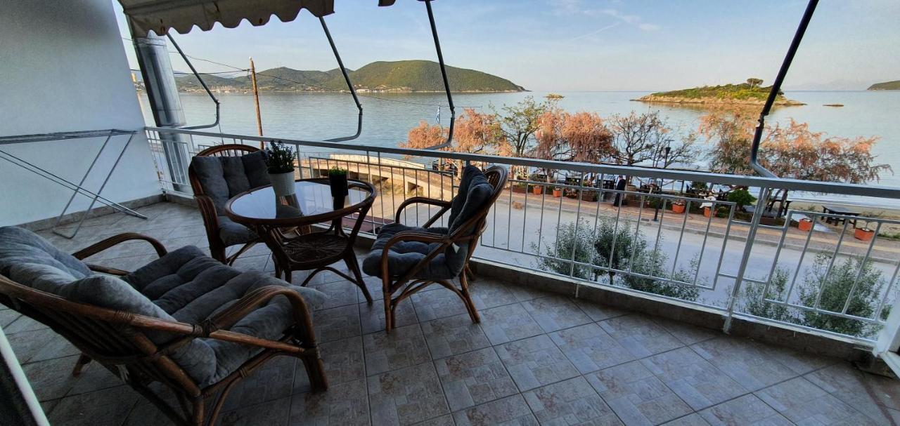 Apartamento Θέα Μπροστά Στη Θάλασσα Néa Péramos Exterior foto